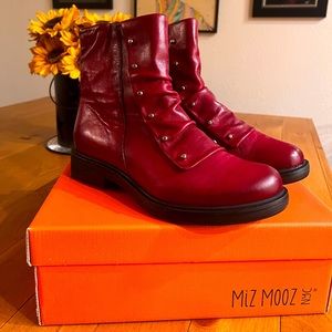 Miz Mooz Ruby Carver Booties Size 9.